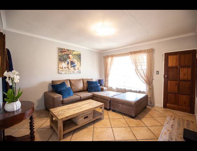 2 BEDROOM TOWNHOUSE FOR SALE IN AMBERFIELD HEIGHTS